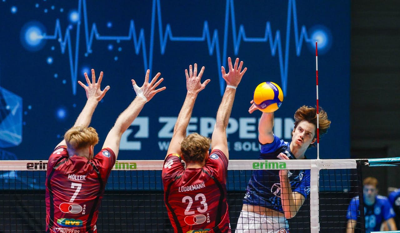 Jahresendspurt gegen die Netzhoppers - Foto:  Alexander Hoth