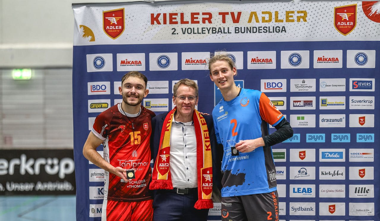 Mit Aufstiegssieg in die englische Woche - Foto:  japphotography