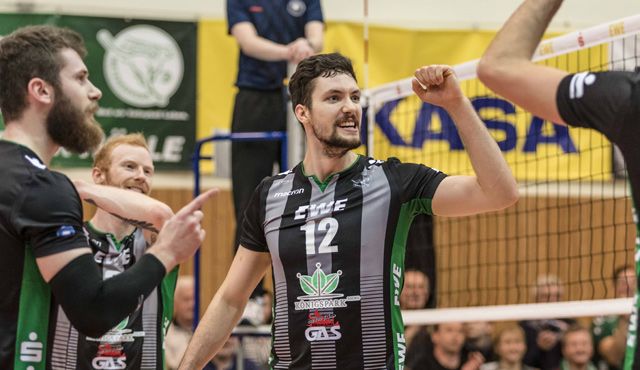 Netzhoppers SolWo Königspark KW ärgern den VfB Friedrichshafen Foto: Gerrie Rebsch Netzhoppers SolWo Königspark KW ärgern den VfB Friedrichshafen - Foto: Gerrie Rebsch