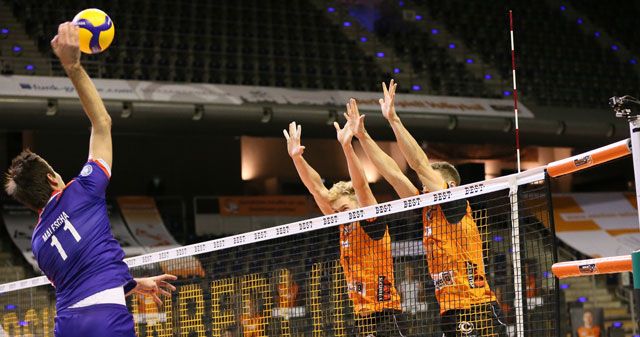 Volleyball Supercup: Aufschlag auf neuem Terrain
 - Foto: Eckhard Herfet