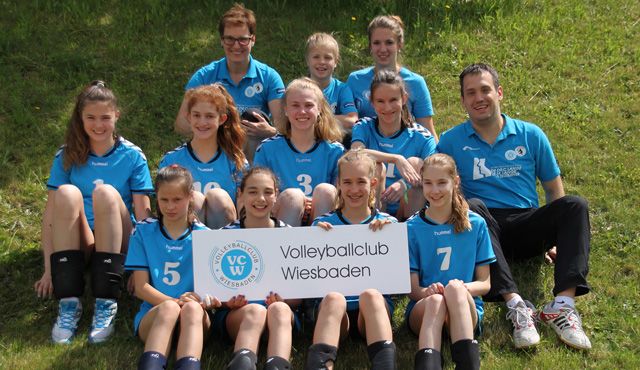 VCW-U14 zufrieden mit der Leistung bei der Deutschen Meisterschaft in Dresden Foto: VC Wiesbaden VCW-U14 zufrieden mit der Leistung bei der Deutschen Meisterschaft in Dresden - Foto: VC Wiesbaden