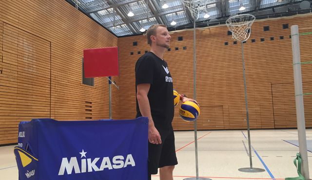 Enard hebt ab, Wasilkowski Foto: BR Volleys Enard hebt ab, Wasilkowski - Foto: BR Volleys