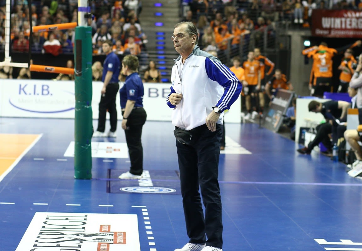 Stelian Moculescu ist neuer BR Volleys Trainer Foto: Eckhard Herfet Stelian Moculescu ist neuer BR Volleys Trainer - Foto: Eckhard Herfet