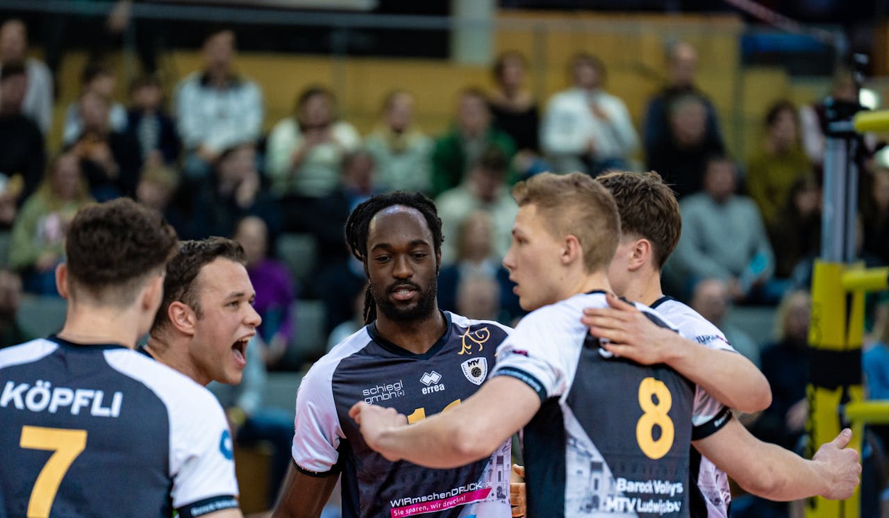 Klare Niederlage in Haching - Foto:  Alexander Petek