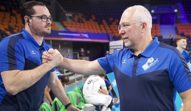 Der Pokal und seine eigenen Gesetze - Foto: Kram