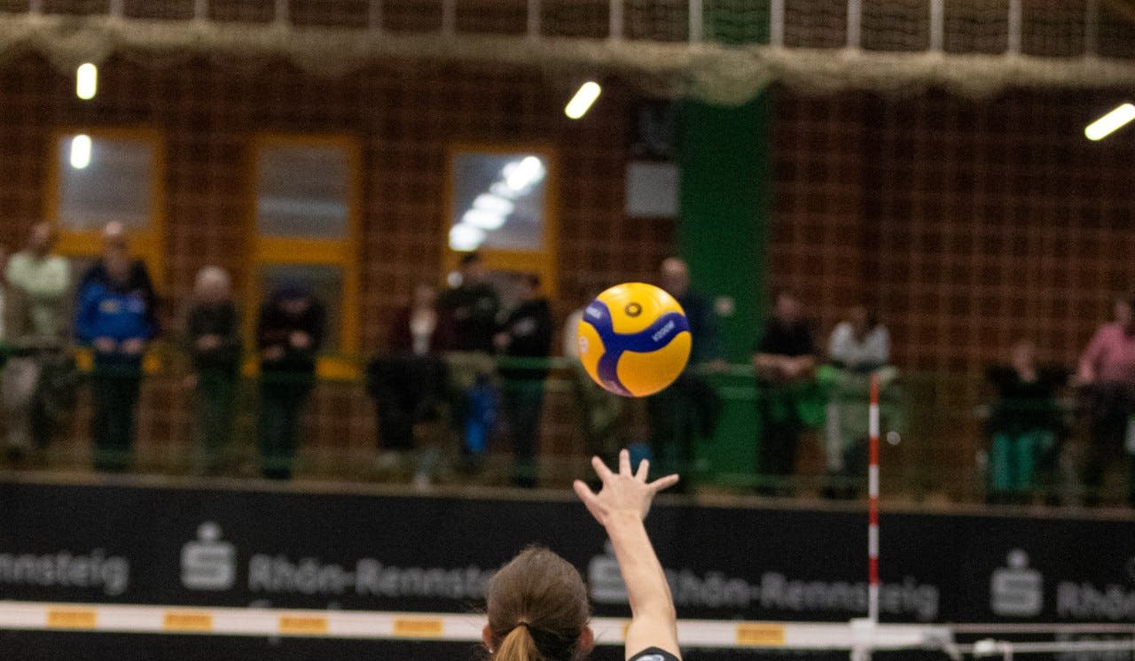 Suhler Serie hält - 8. Heimsieg in Folge - Foto:  Stephan Roßteuscher