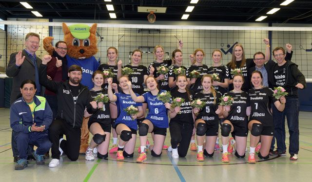 VC Allbau Essen - Meisterschaft bestätigt! Tolle Stimmung bei der Meisterfeier! Foto: VC Allbau Essen VC Allbau Essen - Meisterschaft bestätigt! Tolle Stimmung bei der Meisterfeier! - Foto: VC Allbau Essen