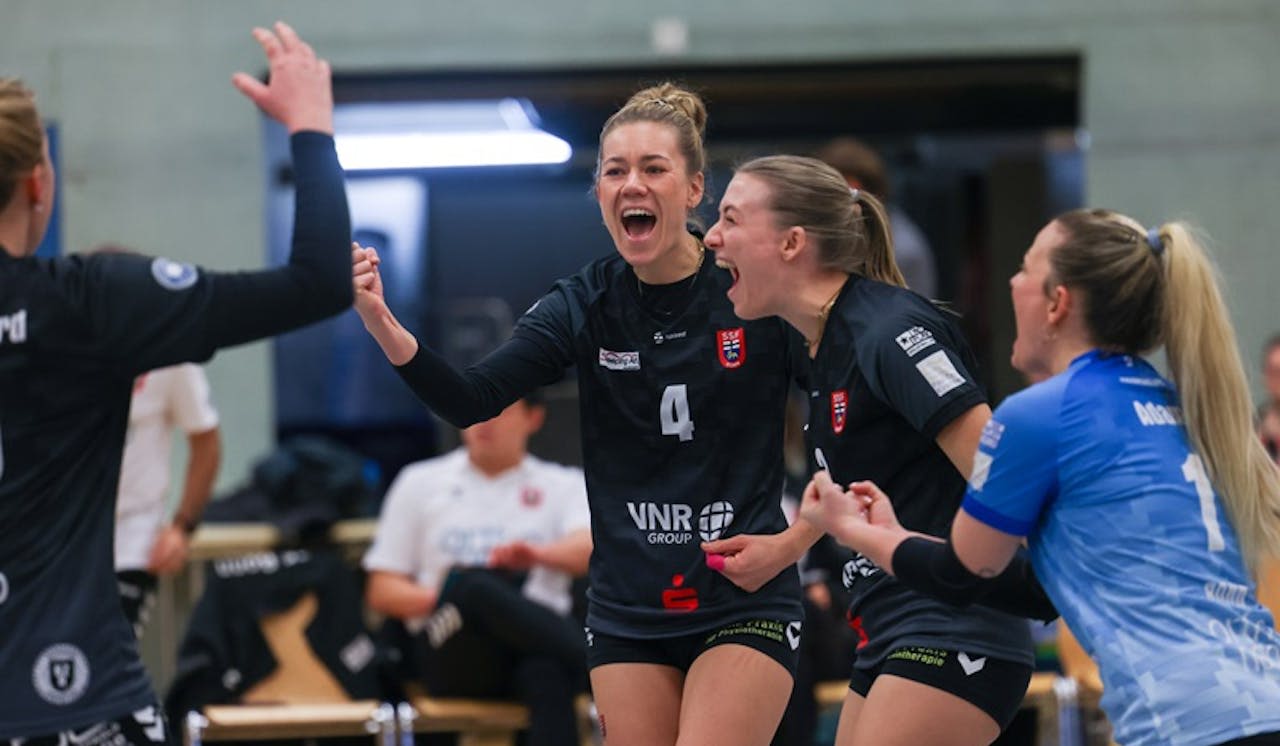 Letztes Heimspiel vor Weihnachten - Foto:  Detlef Gottwald