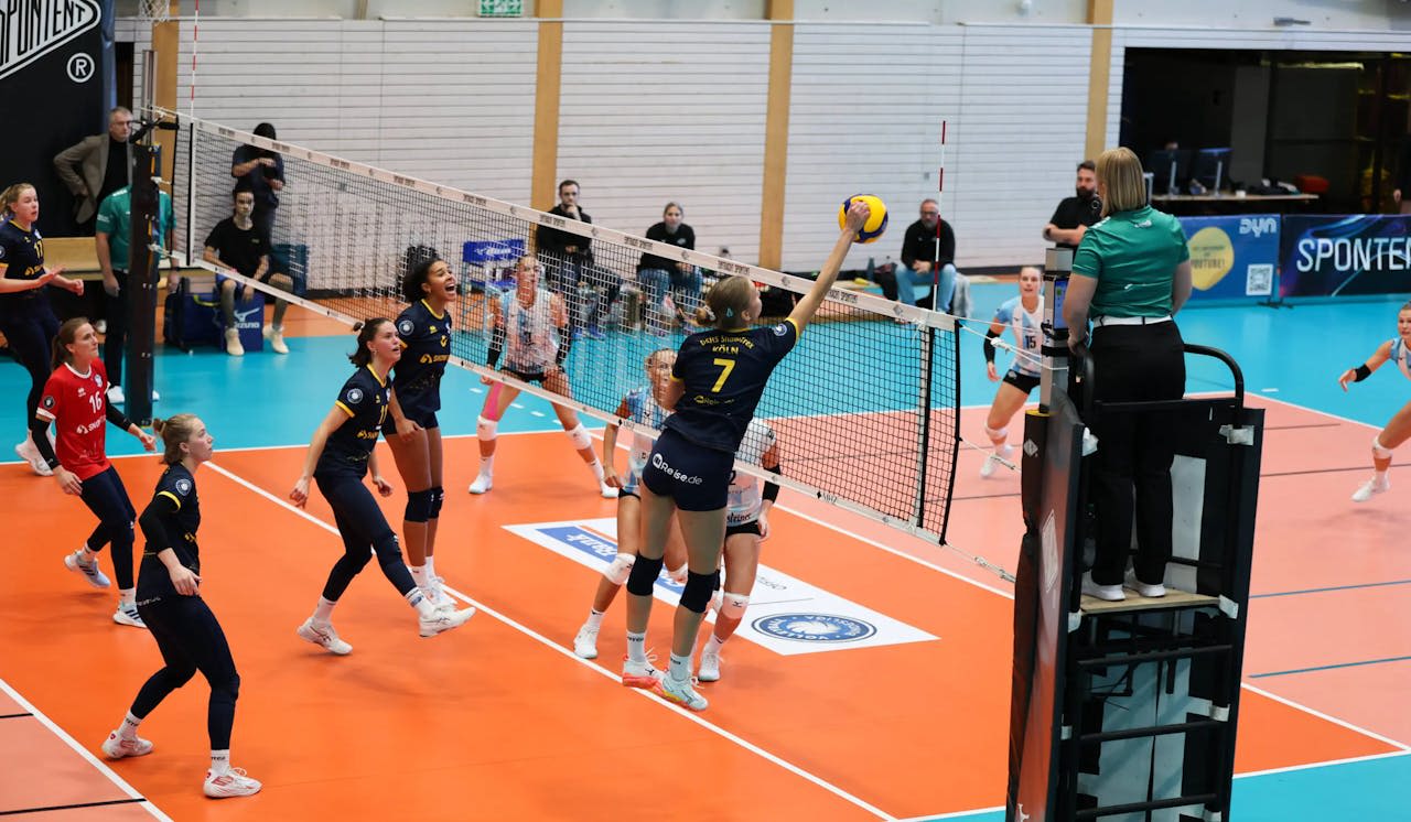 Rheinderby in Halle 22: DSHS SnowTrex Köln empfängt Eintracht Spontent Düsseldorf - Foto: Florian Zons