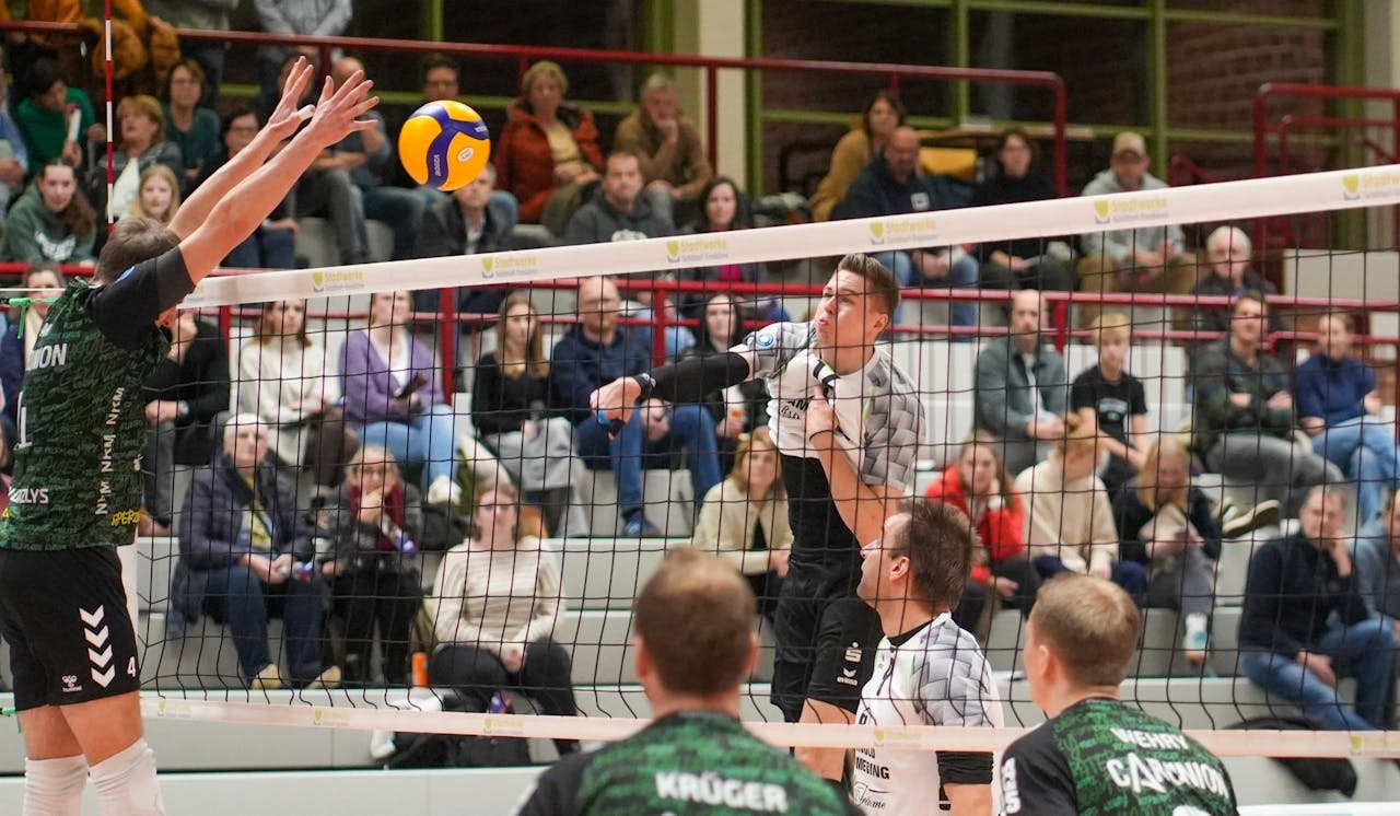 FC 09 bleibt Topteams auf den Fersen - Foto:  Hinnerk Schröer