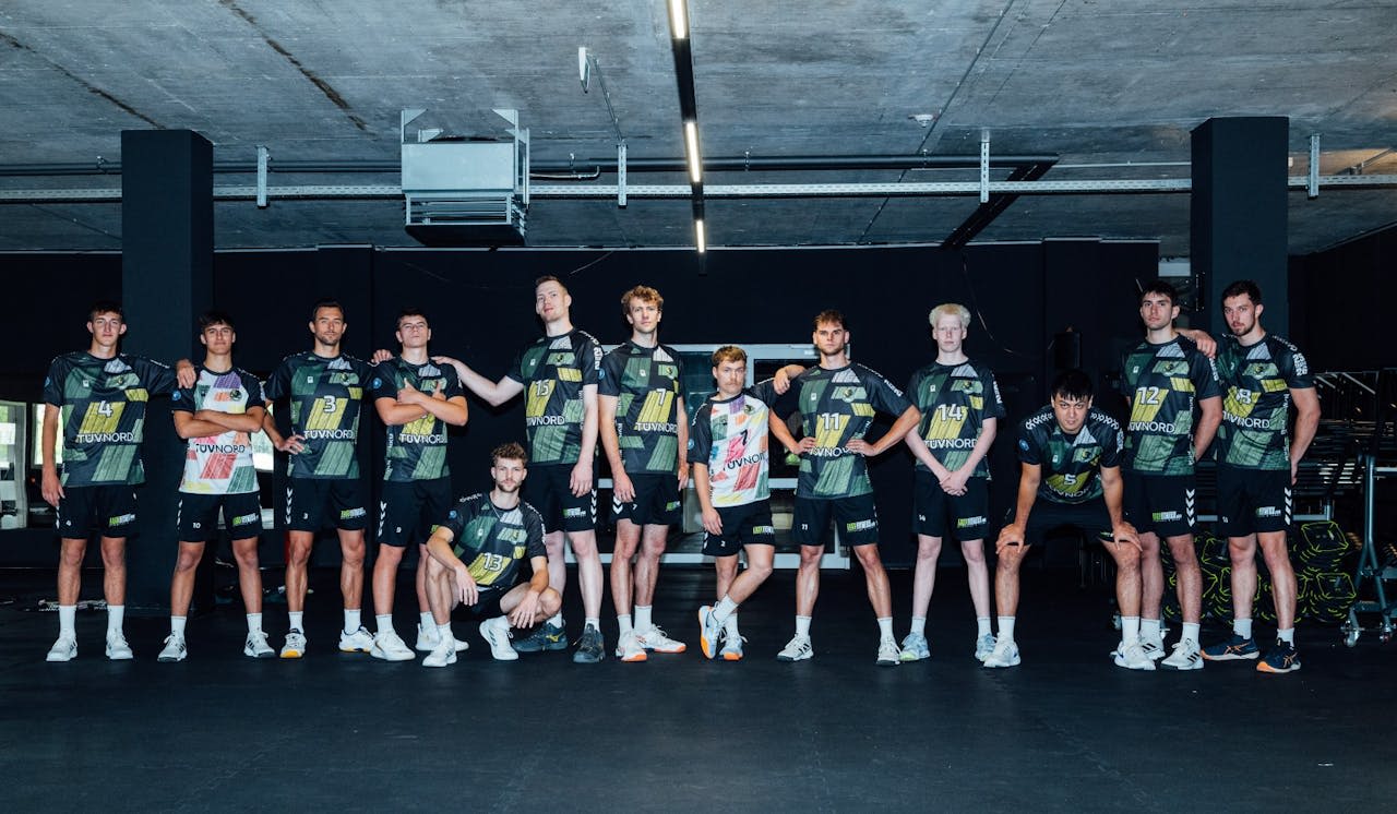 SUPERZWEITE gewinnt das Derby gegen Aligse - Foto:  Stephan Dürdoth