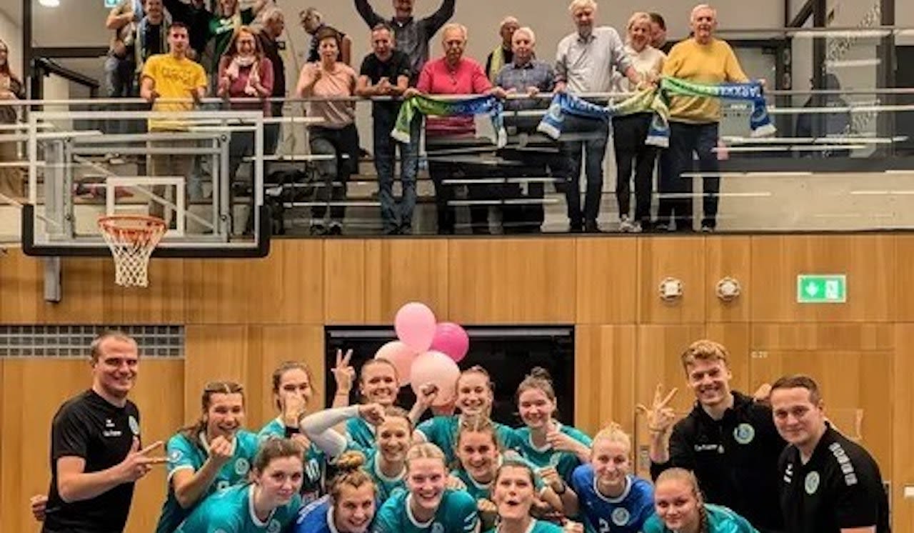 Erste Auswärtsfahrt mit Fans und Happy End - Foto:  Neuseenland-Volleys Markkleeberg