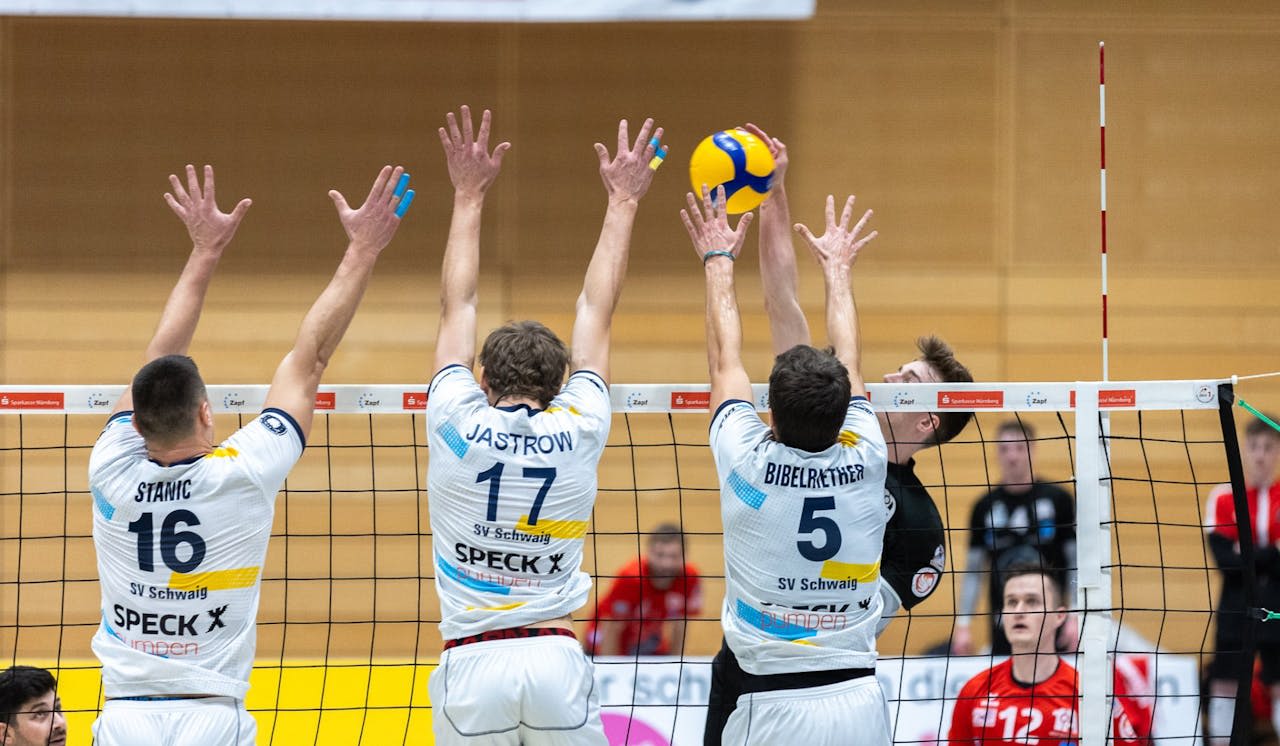 Niederlage nicht nur Schwarz und Weiß - Foto:  Güner Santemiz