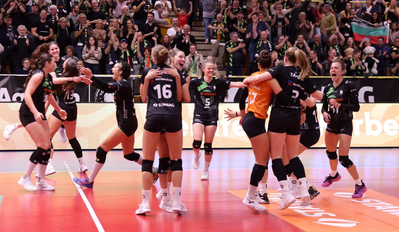 Wer nicht dabei war, hat was verpasst - Foto: Ladies in Black Aachen// Andreas Steindl