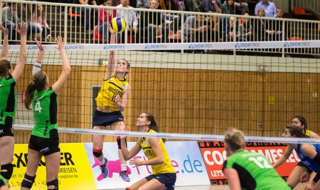 DSHS SnowTrex Köln gewinnt abwechslungsreiches Spiel gegen Bremen Foto: Martin Miseré DSHS SnowTrex Köln gewinnt abwechslungsreiches Spiel gegen Bremen - Foto: Martin Miseré