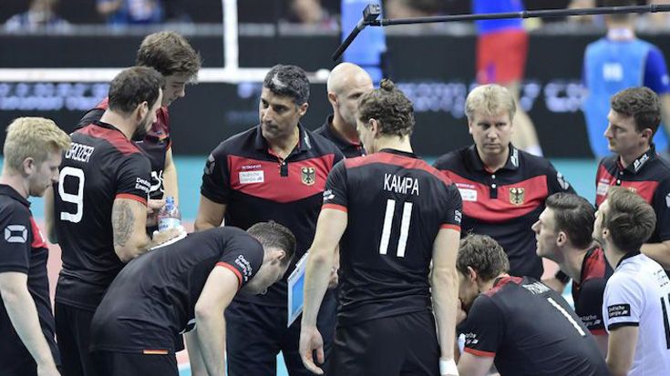 Müde Helden feiern durch Foto: CEV Müde Helden feiern durch - Foto: CEV