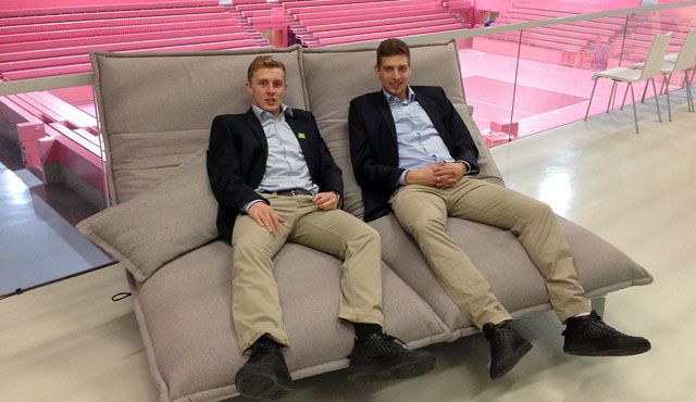 TV Rottenburg und das Kinderhilfswerk "Child Fund Deutschland" versteigern Rolf Benz Sofa zugunsten krebskranker Kinder in der Ukraine - jetzt mitbieten! Foto: Moritz Liss/TVR TV Rottenburg und das Kinderhilfswerk "Child Fund Deutschland" versteigern Rolf Benz Sofa zugunsten krebskranker Kinder in der Ukraine - jetzt mitbieten! - Foto: Moritz Liss/TVR