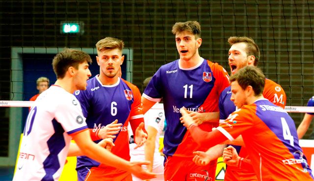 Raus aus der Feiertagsstimmung, rein in die Brandenburger Hölle Foto: United Volleys/Manfred Neumann Raus aus der Feiertagsstimmung, rein in die Brandenburger Hölle - Foto: United Volleys/Manfred Neumann