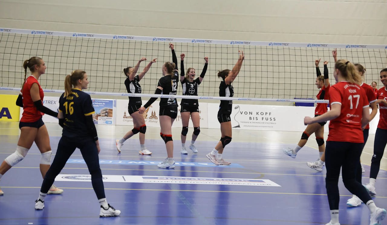 Erstes Heimspiel ohne Happy End - DSHS SnowTrex Köln unterliegt Leverkusen mit 1:3 - Foto: Florian Zons