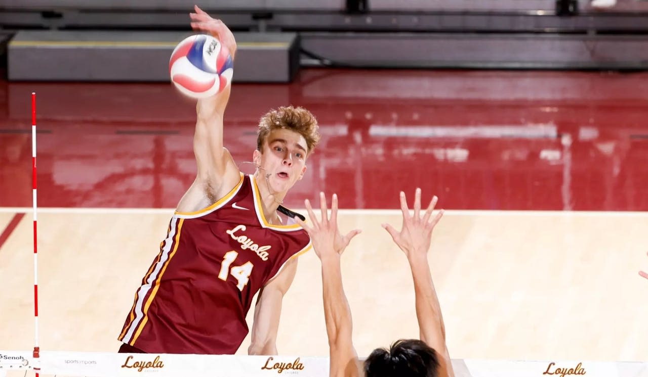 Van Buren schlägt für den VfB auf Foto: NCAA Van Buren schlägt für den VfB auf - Foto: NCAA