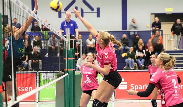 Zweiter Teil der Heimspieltrilogie Foto: Tom Schulte Zweiter Teil der Heimspieltrilogie - Foto: Tom Schulte