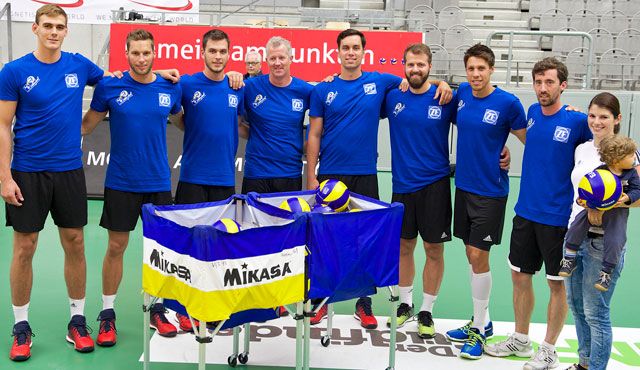 Trainingsauftakt bei den Häfler Volleyballern Foto: Günter Kram Trainingsauftakt bei den Häfler Volleyballern - Foto: Günter Kram