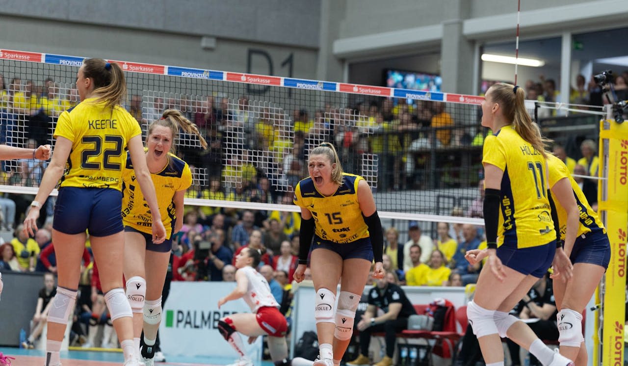 SSC feiert 13. Meisterschaft Foto: Michael Dittmer SSC feiert 13. Meisterschaft - Foto: Michael Dittmer