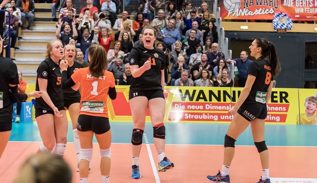 NawaRo nervenstark im Derby in ausverkaufter Volleyballarena - Foto: Schindler