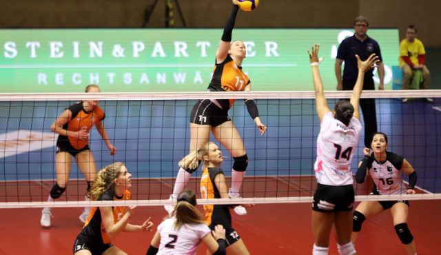 Aachen legt mit 3:1 vor Foto: Ladies in Black Aachen Aachen legt mit 3:1 vor - Foto: Ladies in Black Aachen