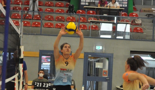 Bizeps Volleys empfangen Emlichheim Foto: Carolin Frey Bizeps Volleys empfangen Emlichheim - Foto: Carolin Frey