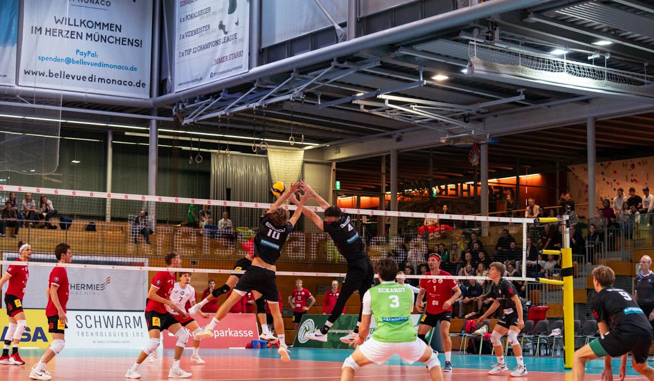 Auswärts: Klappe, die erste - Foto:  Alexander Petek