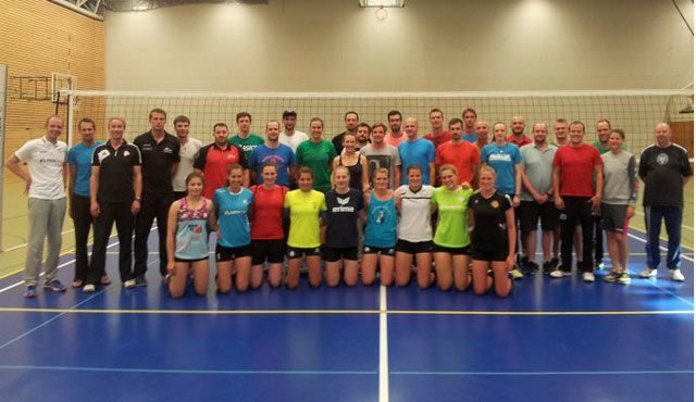 A-Trainer-Ausbildung bei den DSHS SnowTrex Köln-Volleyballerinnen Foto: DSHS SnowTrex Köln A-Trainer-Ausbildung bei den DSHS SnowTrex Köln-Volleyballerinnen - Foto: DSHS SnowTrex Köln