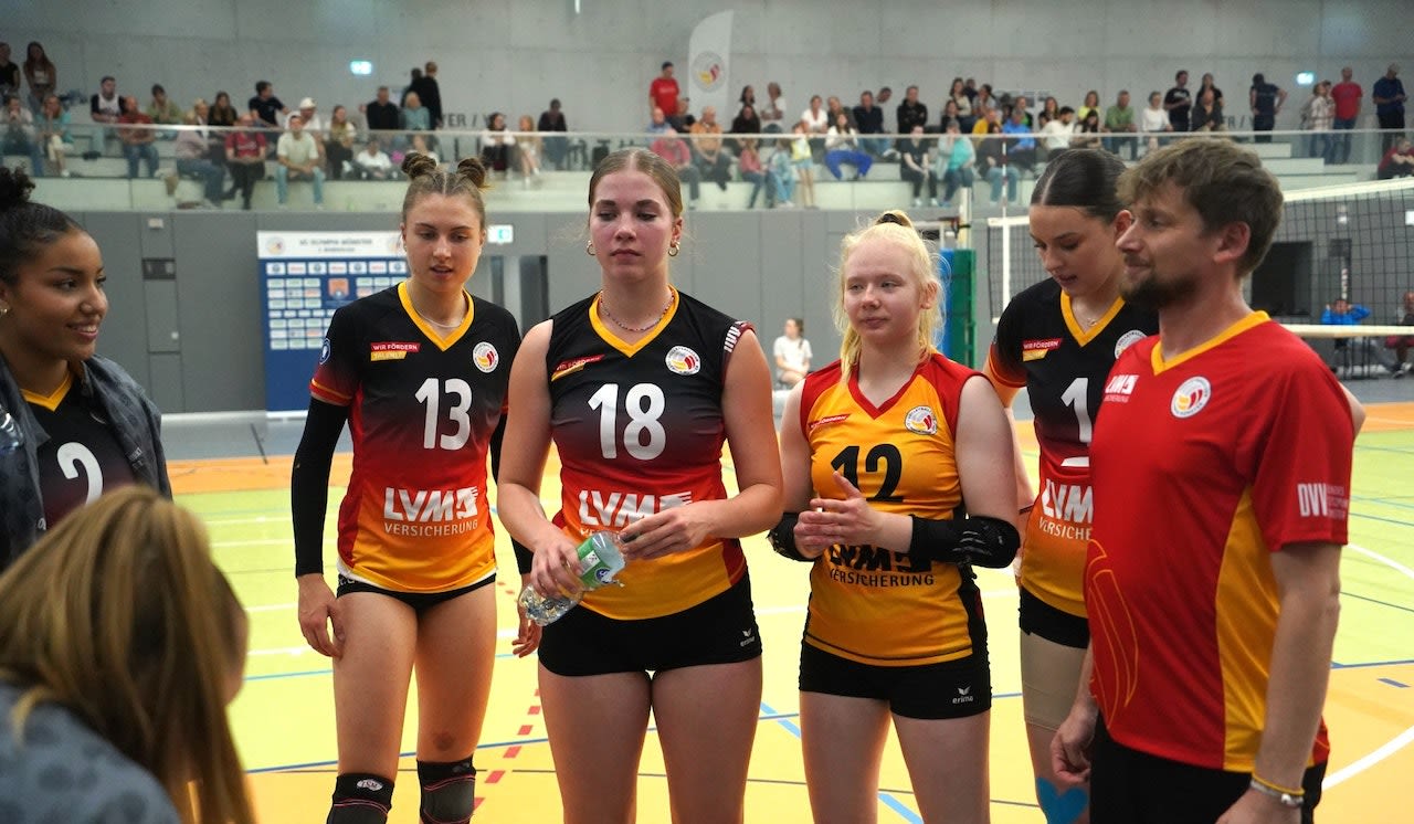 Letztes Heimspiel 2023 für den VCO Münster - Foto:  Michael Eyinck