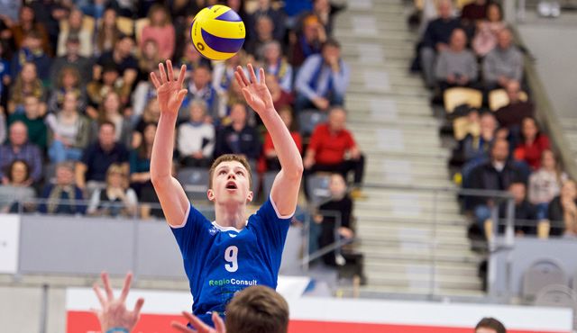 Pampel ist zu stark für die YoungStars Foto: Günter Kram Pampel ist zu stark für die YoungStars - Foto: Günter Kram
