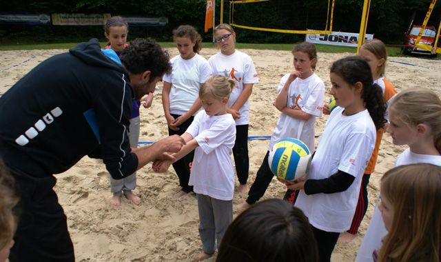 350 Schülerinnen gesichtet - 20 neue Volleyballballtalente gefunden Foto: p:e:w 350 Schülerinnen gesichtet - 20 neue Volleyballballtalente gefunden - Foto: p:e:w