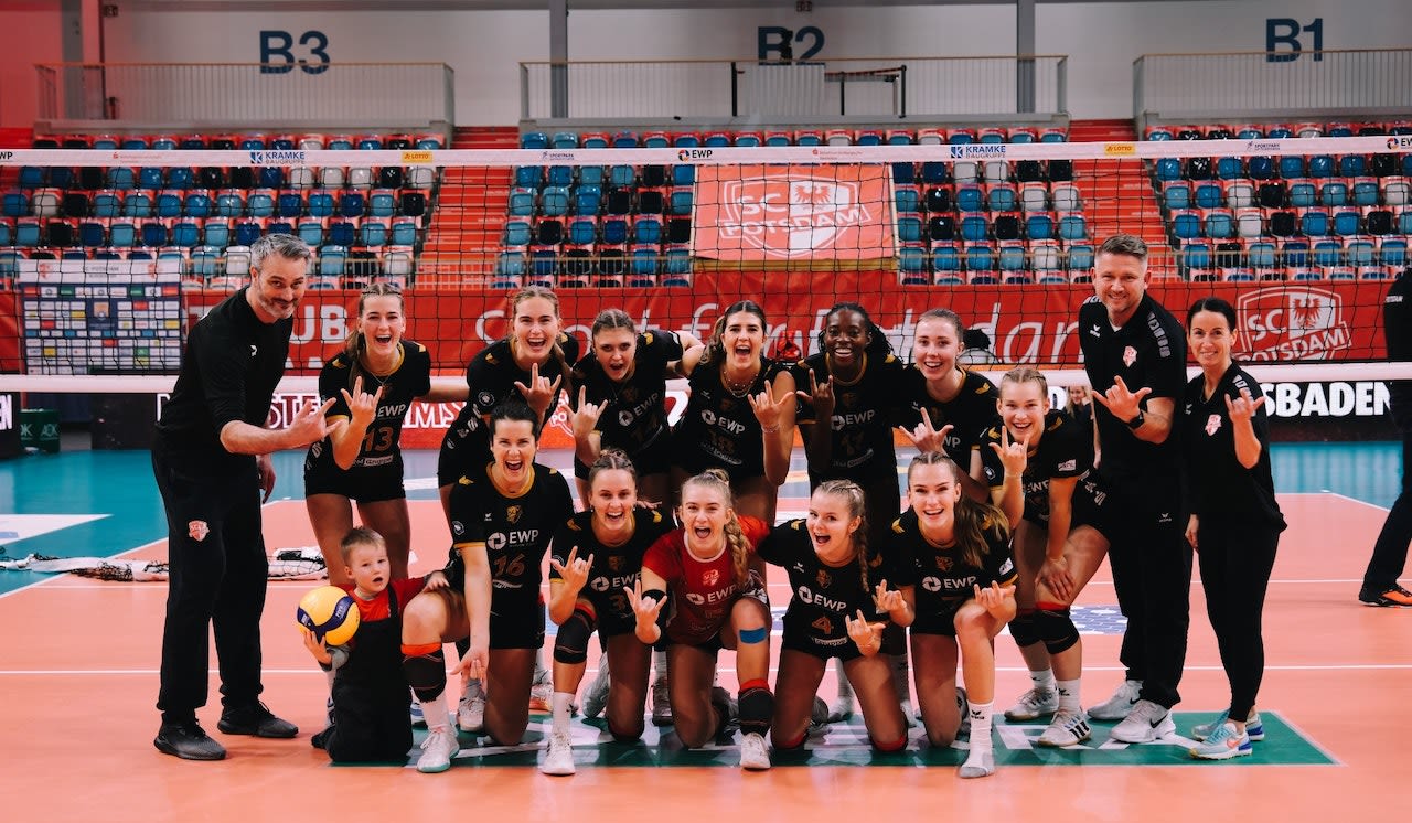 Rot-Schwarz gewinnt gegen Blau-Weiß - Foto:  Maylea Kleiner