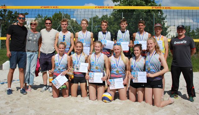 Favoritensiege bei den Bayerischen Beachvolleyball Meisterschaften der Altersklasse U17 Foto: Durbek Favoritensiege bei den Bayerischen Beachvolleyball Meisterschaften der Altersklasse U17 - Foto: Durbek
