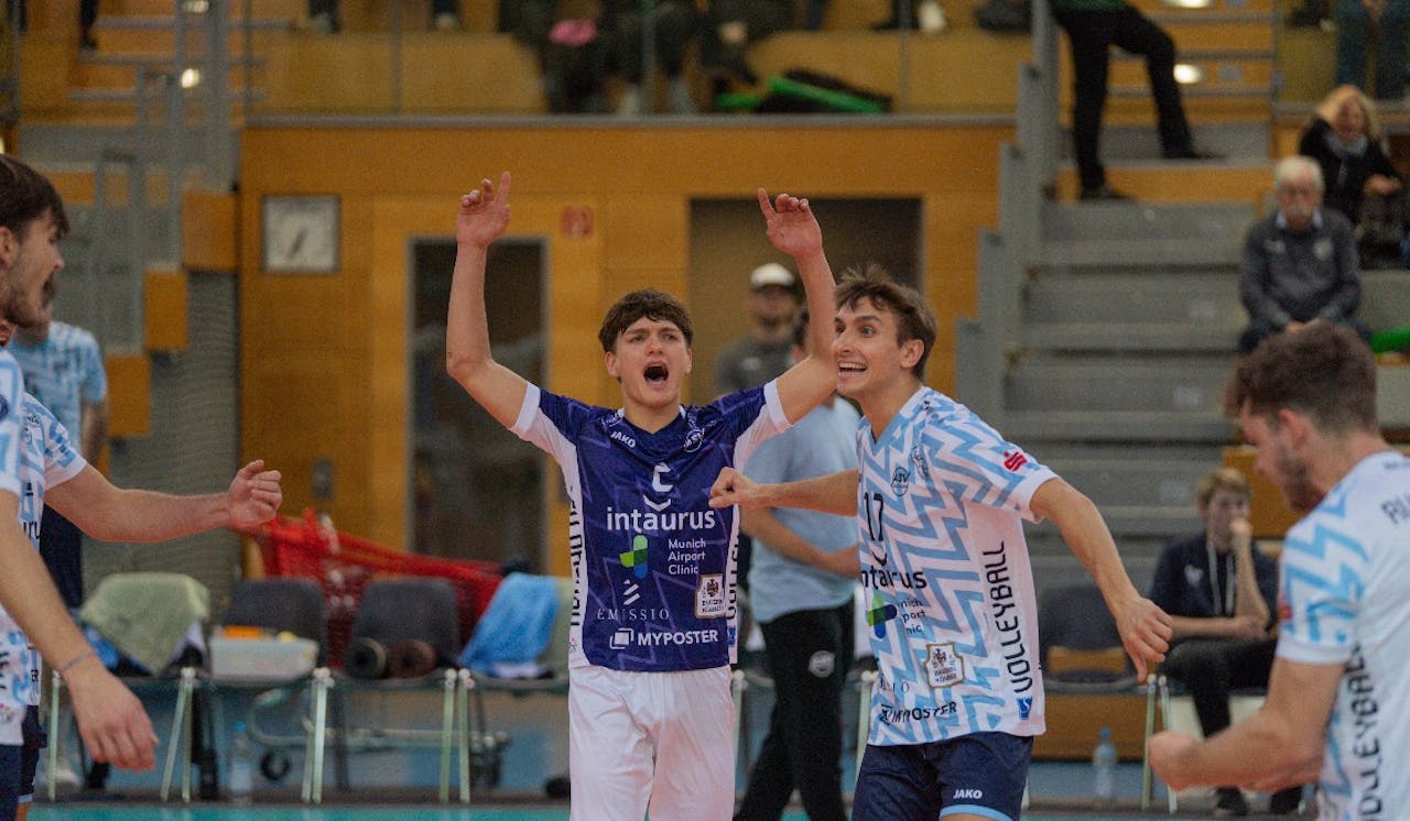 Gekämpft, gewonnen, glücklich - Foto:  Leon Greitner