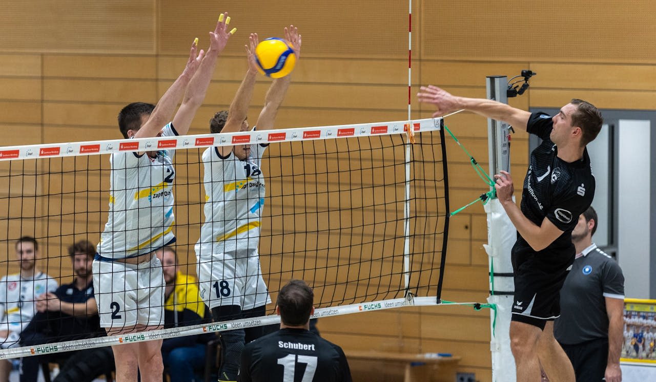 Dresden entführt alle Punkte - Foto:  Güner Santemiz