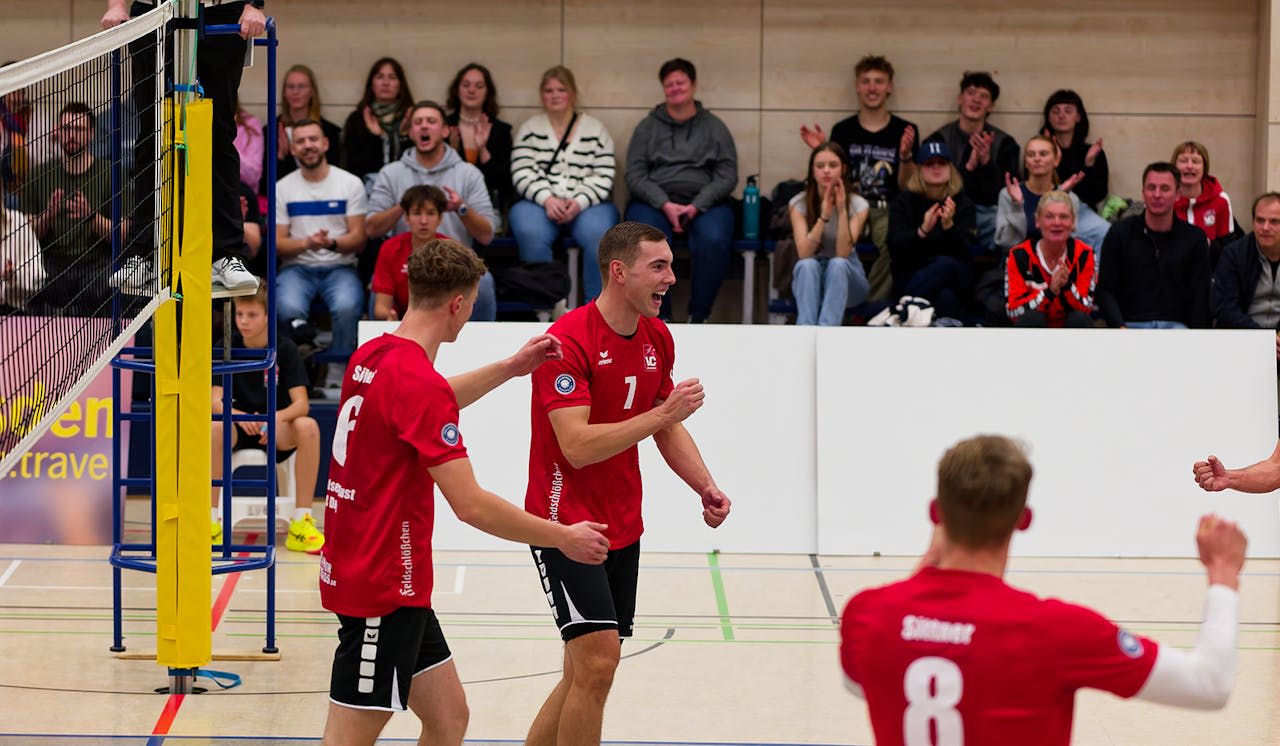 Mit Glück und Kampfgeist zu drei Punkten Foto: VC Dresden / Frank Kleinert Mit Glück und Kampfgeist zu drei Punkten - Foto: VC Dresden / Frank Kleinert