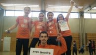 Die neuen Bayerischen Meister der Altersklasse U12 vom FTSV Straubing: von links nach rechts: Johanna Boiger, Paula Barth, Eva Kaiser, Guilia Fontolan. Vorne: Trainer Rudi Knipfel Foto: Steffen Barth