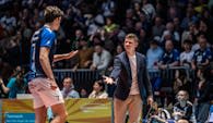 Cheftrainer Adam Swaczyna wünscht sich den direkten Finaleinzug zu Ostern  Foto:  Alexander Hoth