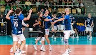 Grenzenlose Freude nach dem Einzug in die nächste Runde des CEV Cups  Foto:  Tectum Achel