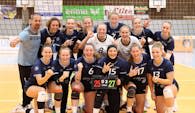 Jubel nach dem Heimsieg: Die AllgäuStrom Volleys feiern ihren 3:0-Erfolg gegen den TB München  Foto: Gerwig Löffelholz