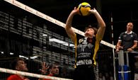 Der spätere MVP Tim AUst im Zuspiel  Foto:  TSV Grafing Volleyball