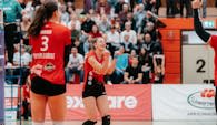 Freude bei Zuspielerin Anastasia Baimler über den 3:0 Heimsieg und den Sprung an die Tabellenspitze  Foto:  Pascal Bähr / VC Offenburg