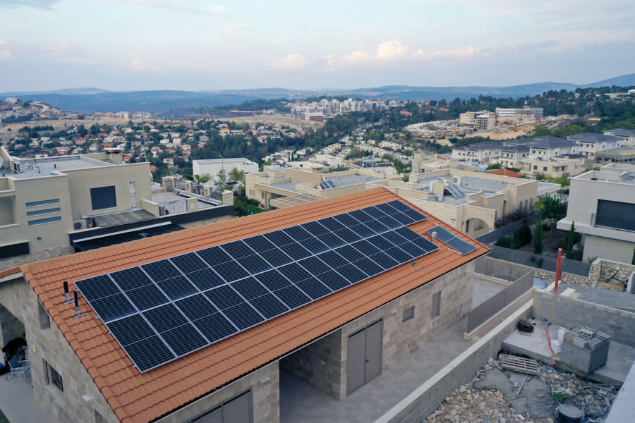 שלושה צעדים קטנים לצמצום חשבון החשמל, וצעד אחד פשוט שיעלים אותו לחלוטין