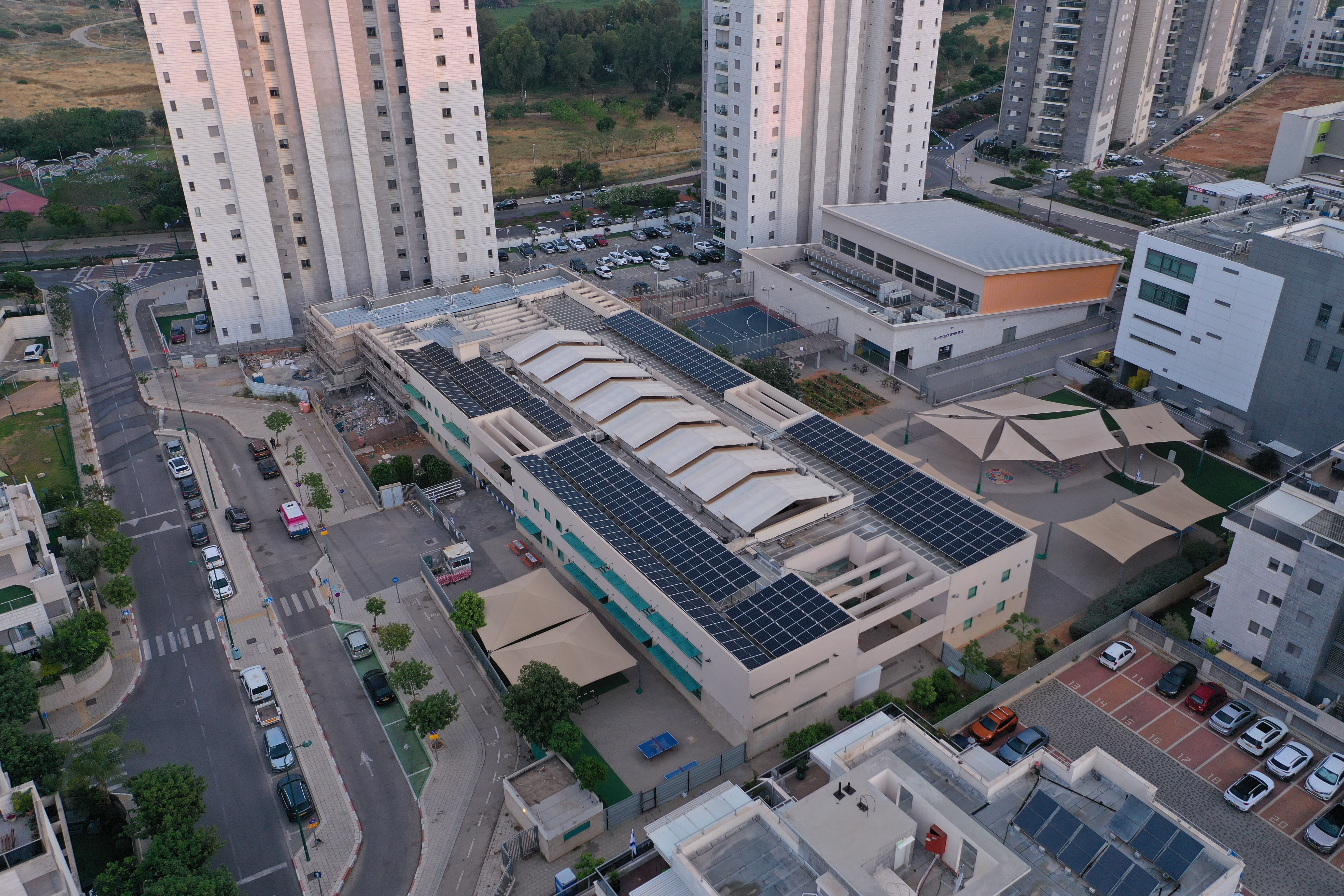 אהרון דוידי – בית ספר