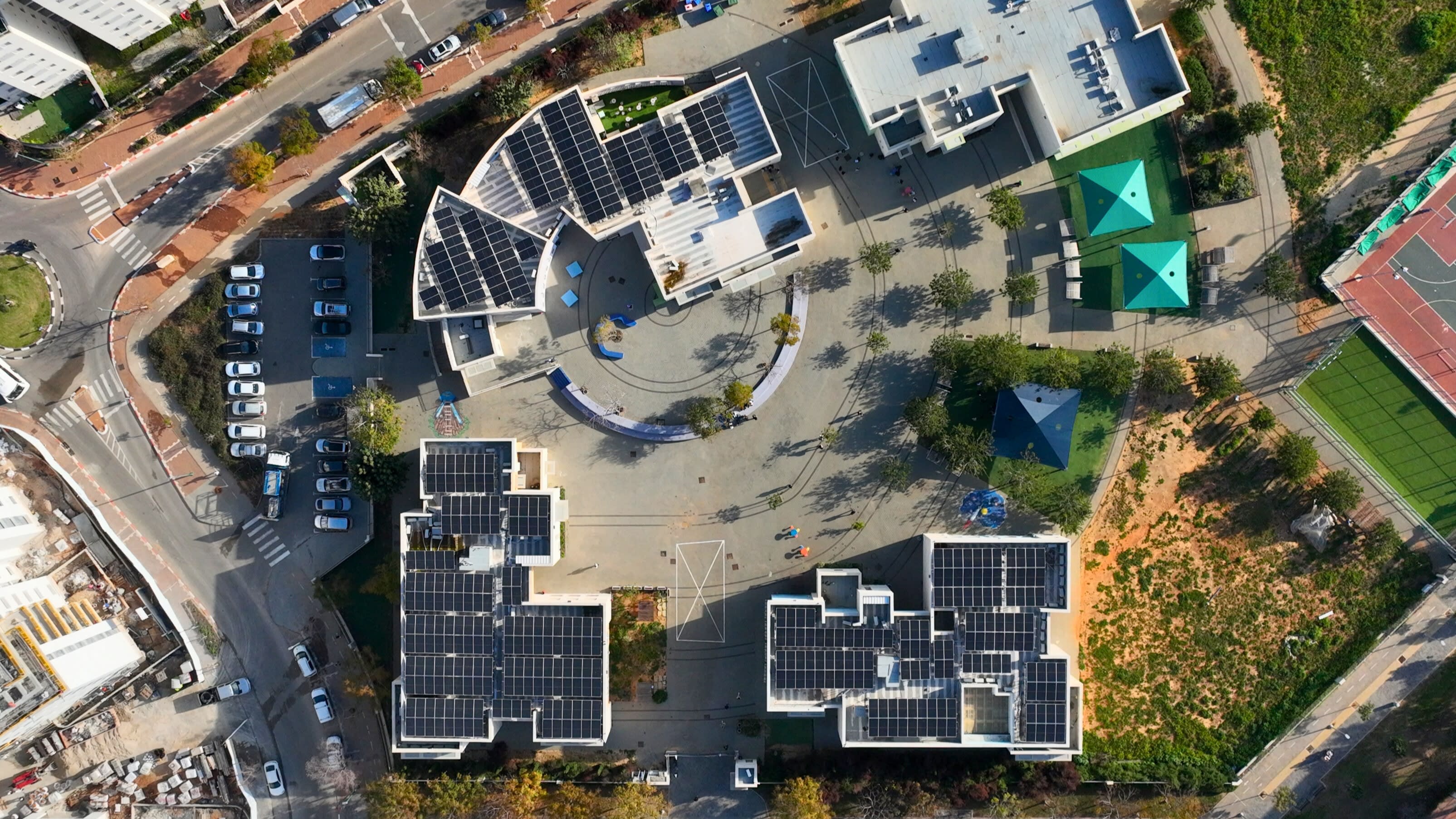 נתן אלתרמן – בית ספר