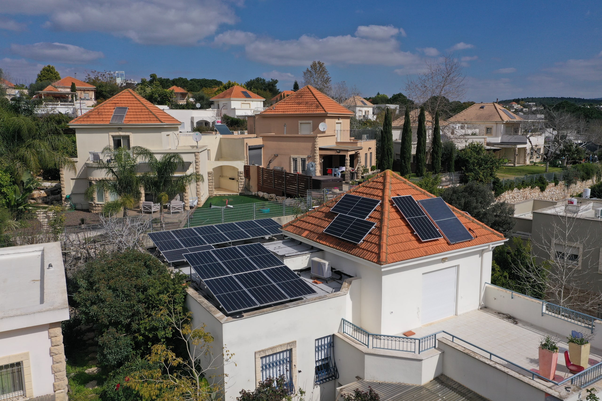 ורד פוקס, שמשית (מערכת סולארית פרטית)